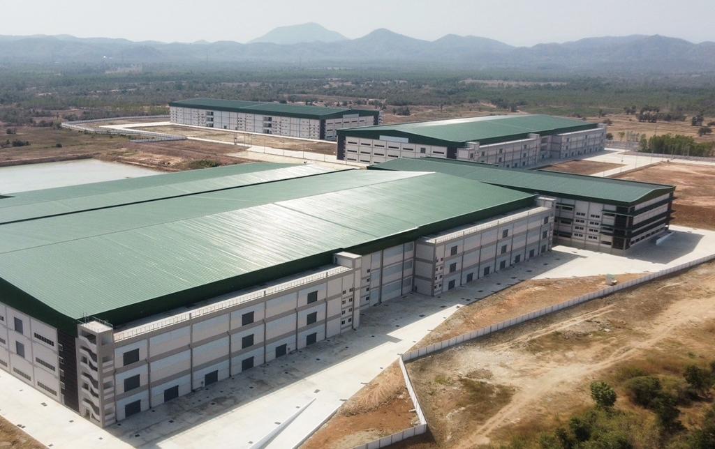 งานก่อสร้าง Factory Store บริษัท แคล-คอมพ์ (โรง 14) 